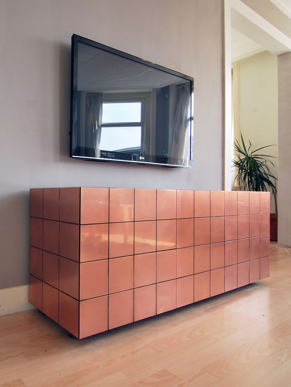 aftrekken distillatie Ondergedompeld TV kast van koper - Daan Mulder Interior & Furniture Design